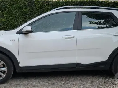Usata Kia Stonic 100 CV (73 kW) 2020 Bianco SUV