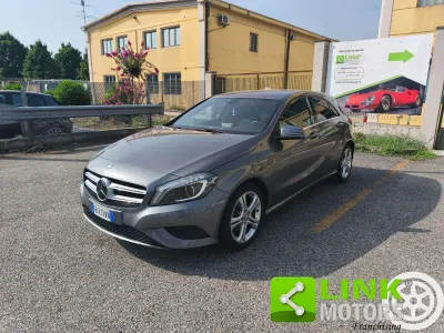 Usata Mercedes A180 Premium 122 CV (89 kW) 2014 Grigio Utilitaria