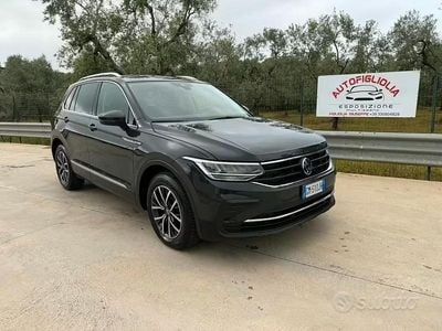 Usata VW Tiguan Life 122 CV (89 kW) 2022 Grigio SUV