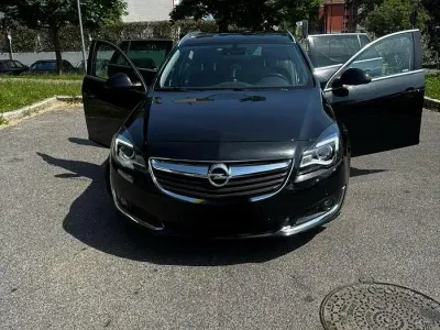 Usata Opel Insignia 160 CV (117 kW) 2016 Nero Station wagon