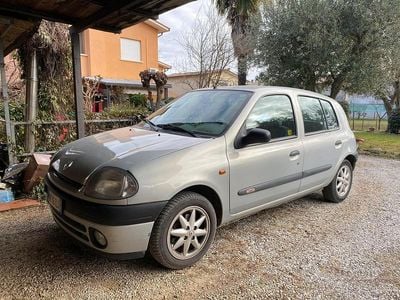 Usata Renault Clio II 58 CV (42 kW) 1999 Grigio Utilitaria