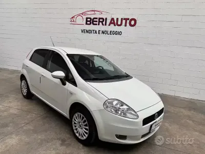 Usata Fiat Grande Punto 65 CV (47 kW) 2009 Bianco Utilitaria
