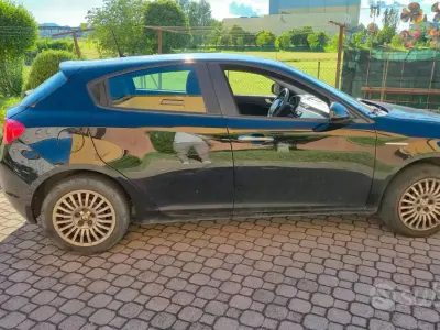 Usata Alfa Romeo Giulietta 105 CV (77 kW) 2014 Nero Utilitaria