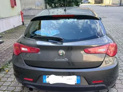 Usata Alfa Romeo Giulietta Distinctive 105 CV (77 kW) 2014 Utilitaria