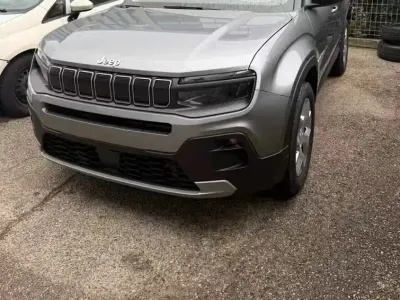 Nuova Jeep Avenger Altitude 101 CV (74 kW) 2026 Grigio SUV