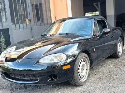 Usata Mazda MX5 146 CV (107 kW) 2004 Nero Cabrio