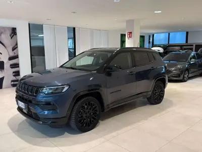Usata Jeep Compass 239 CV (175 kW) 2023 Blu/azzurro SUV