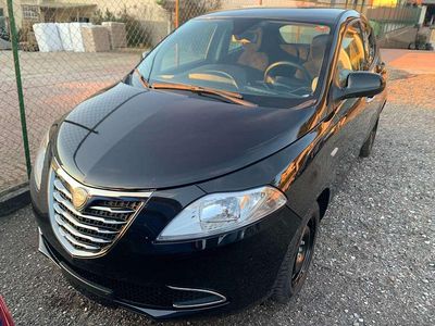 Usata Lancia Ypsilon Gold 95 CV (69 kW) 2014 Nero Utilitaria