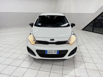 Usata Kia Rio EX 2012 Bianco Utilitaria