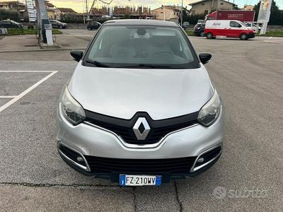 Usata Renault Captur 90 CV (66 kW) 2014 Grigio SUV