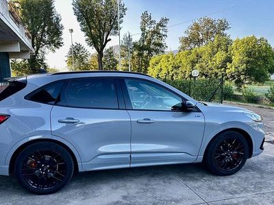 Grigio Usata 2023 Ford Kuga ST-Line SUV | 28.000 € (Cara)