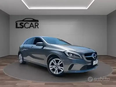 Usata Mercedes A180 109 CV (80 kW) 2018 Grigio Berlina