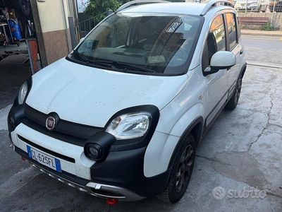 Usado Fiat Panda Cross Cross 85 CV (62 kW) 2022 Blanco Utilitario