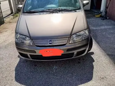 Usata Fiat Idea 80 CV (58 kW) 2006 Grigio Monovolume