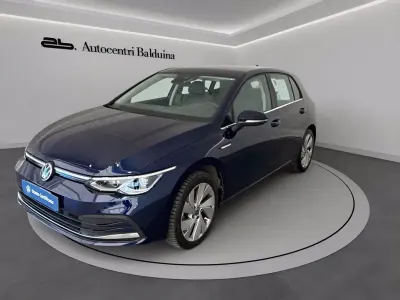 Usata VW Golf VIII Style 131 CV (96 kW) 2023 Atlantic blue metalizzato Berlina