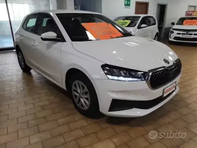 Usata Skoda Fabia Ambition 80 CV (58 kW) 2021 Bianco magnolia / pastello Utilitaria