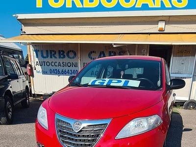 Usata Lancia Ypsilon Silver 69 CV (50 kW) 2012 Rosso Utilitaria