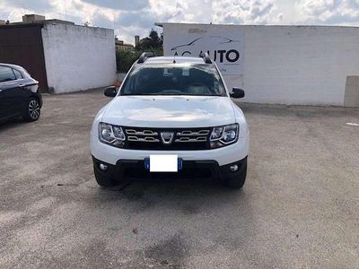 Usata Dacia Duster Ambiance 105 CV (77 kW) 2015 Bianco SUV