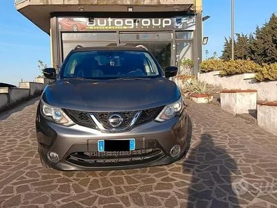 Usata Nissan Qashqai Tekna 110 CV (80 kW) 2016 Grigio SUV