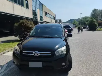 Usata Toyota RAV4 177 CV (130 kW) 2006 Nero SUV