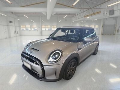 Usata Mini Cooper SE Essential 74 kW (101 CV) 2023 Argento Utilitaria