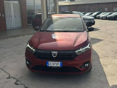 Usata Dacia Sandero Essentiel 67 CV (49 kW) 2021 Granata Berlina