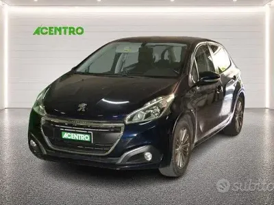 Usata Peugeot 208 Allure 83 CV (61 kW) 2019 Blu Utilitaria