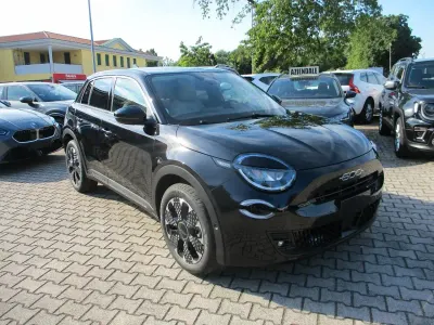 Usata Fiat 600 La Prima 135 CV (99 kW) 2025 Viola SUV