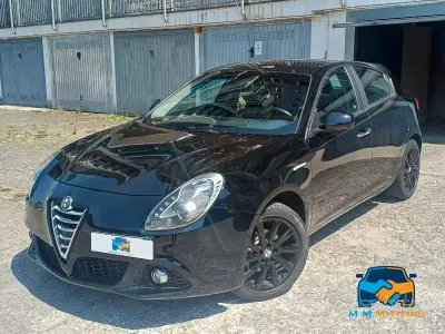 Usata Alfa Romeo Giulietta Distinctive 120 CV (88 kW) 2016 Nero Utilitaria