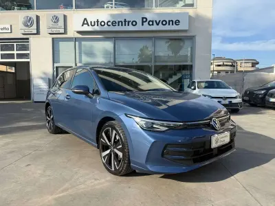 Usata VW Golf VIII Edition 150 CV (110 kW) 2025 Anemone blue met. Berlina