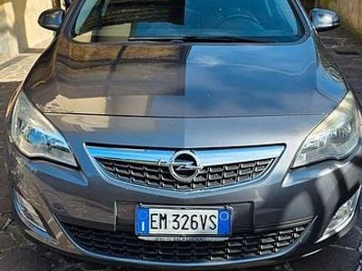 Usata Opel Astra Cosmo 125 CV (91 kW) 2012 Grigio Station wagon