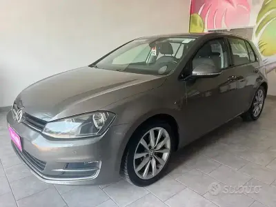 Usata VW Golf VII Highline 110 CV (80 kW) 2017 Grigio Berlina