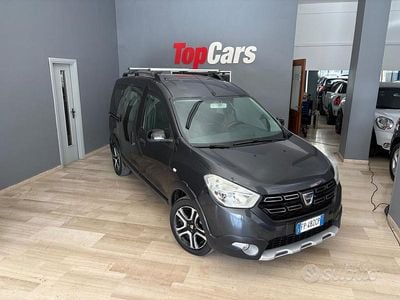 Usata Dacia Dokker Stepway 90 CV (66 kW) 2018 Grigio Monovolume