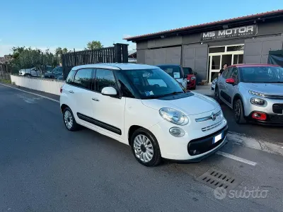 Begagnad Fiat 500L Lounge 85 HK (62 kW) 2013 Vit Minibuss