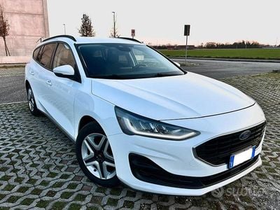 Usata Ford Focus 120 CV (88 kW) 2022 Bianco Station wagon