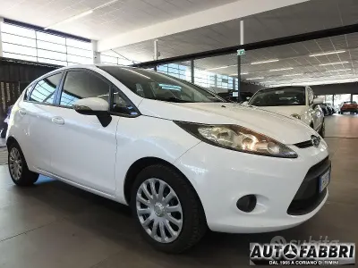 Usata Ford Fiesta Titanium 68 CV (50 kW) 2011 Bianco Berlina
