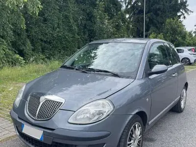 Usata Lancia Ypsilon 77 CV (56 kW) 2010 Utilitaria