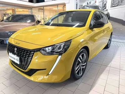 Usata Peugeot 208 Allure 101 CV (74 kW) 2022 Giallo Utilitaria