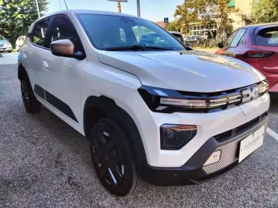 Nuova Dacia Spring Extreme 75 kW (102 CV) 2026 Bianco Utilitaria