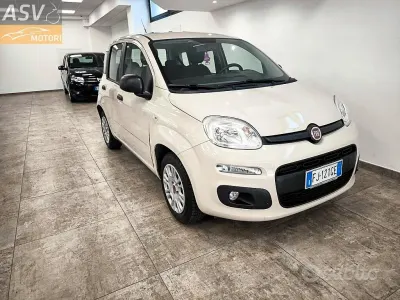 Usata Fiat Panda Lounge 69 CV (50 kW) 2017 Blu Utilitaria
