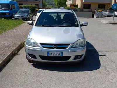 Usata Opel Corsa 69 CV (50 kW) 2006 Utilitaria