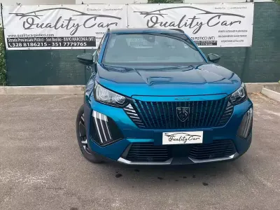 Usata Peugeot 2008 Allure 101 CV (74 kW) 2025 Bluazzurro SUV