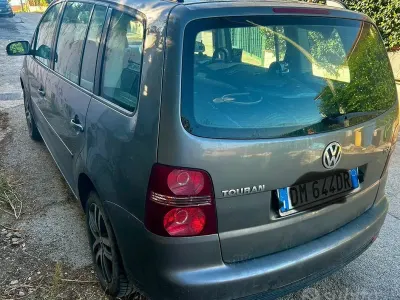 Usata VW Touran Highline 105 CV (77 kW) 2007 Grigio Monovolume