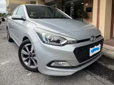 Usata Hyundai i20 Comfort 84 CV (61 kW) 2017 Grigio Berlina