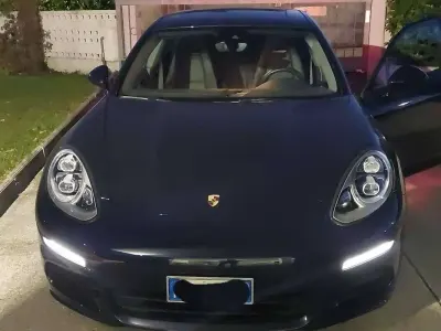 Usata Porsche Panamera Edition 300 CV (220 kW) 2016 Blu/azzurro Utilitaria