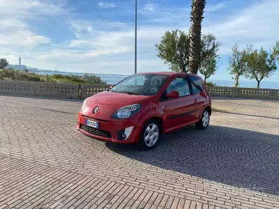 Usado Renault Twingo 64 CV (47 kW) 2007 Rojo Utilitario