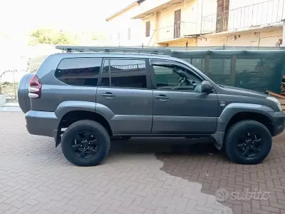 Usata Toyota Land Cruiser 173 CV (127 kW) 2006 Grigio Station wagon