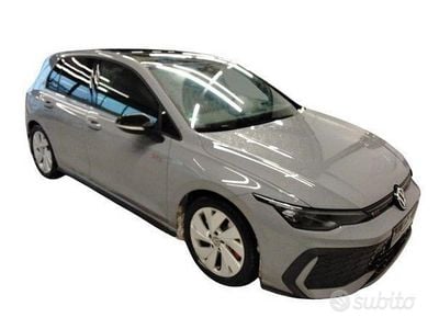 Usata VW Golf VIII GTI 265 CV (194 kW) 2025 Grigio delfino met. Berlina