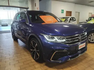 Usata VW Tiguan R-line 150 CV (110 kW) 2023 Lapiz blue met / metallizzato SUV