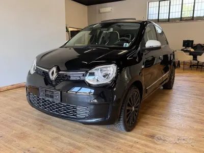 Usata Renault Twingo Urban Night 65 CV (47 kW) 2023 Nero Utilitaria